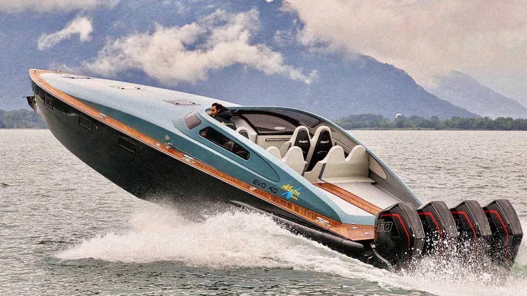 L’Albatro 32 Evo Race in acqua