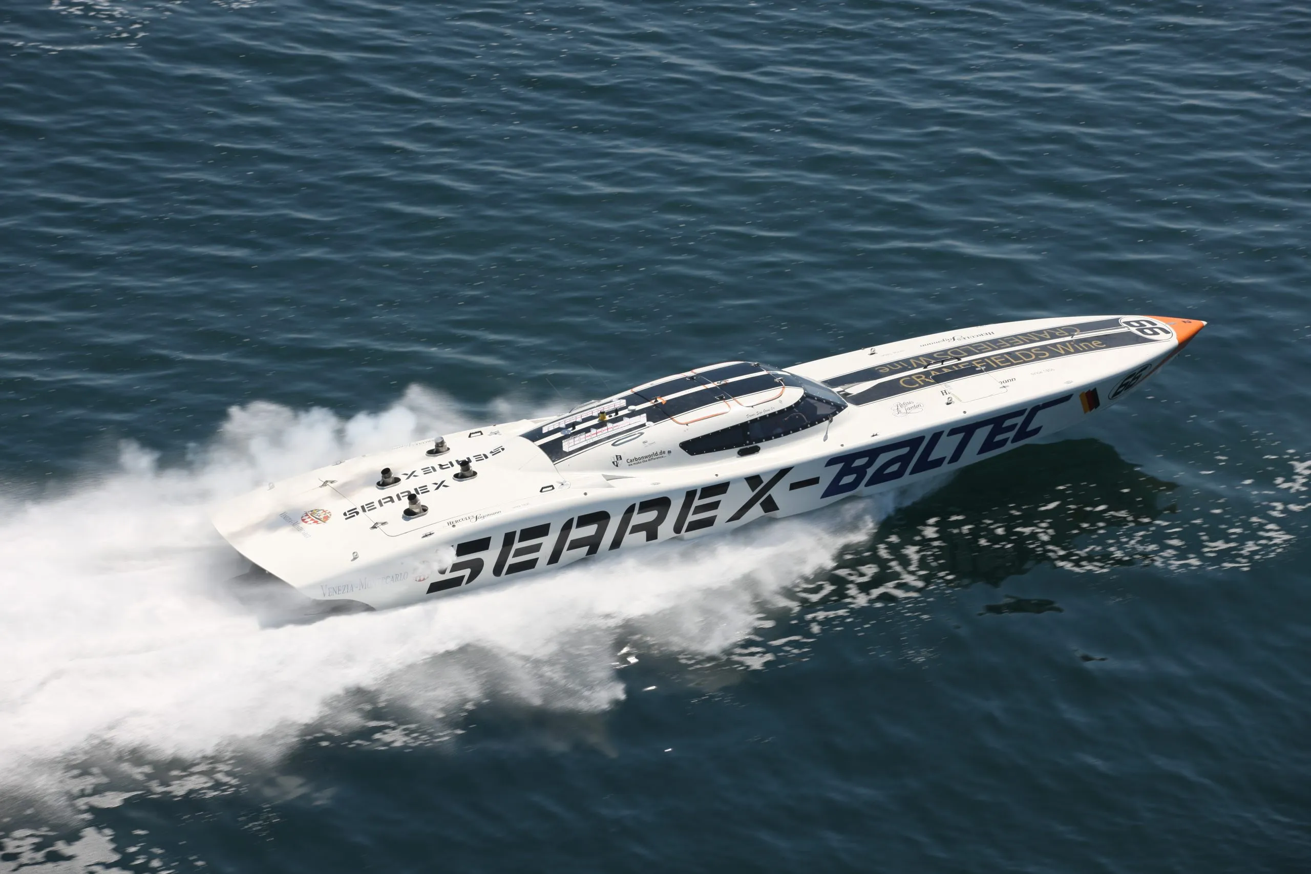Il Searex-Baltec N°99 in planata, livrea Venezia-Montecarlo
